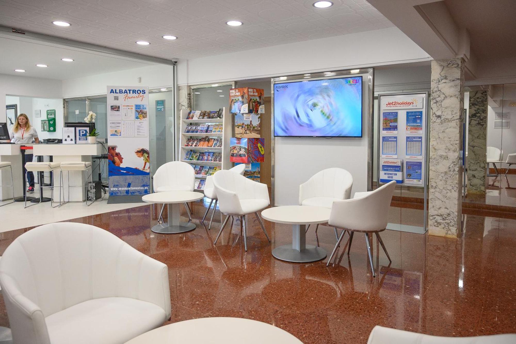 Apartamento MedPlaya Albatros Family Salou Exterior foto