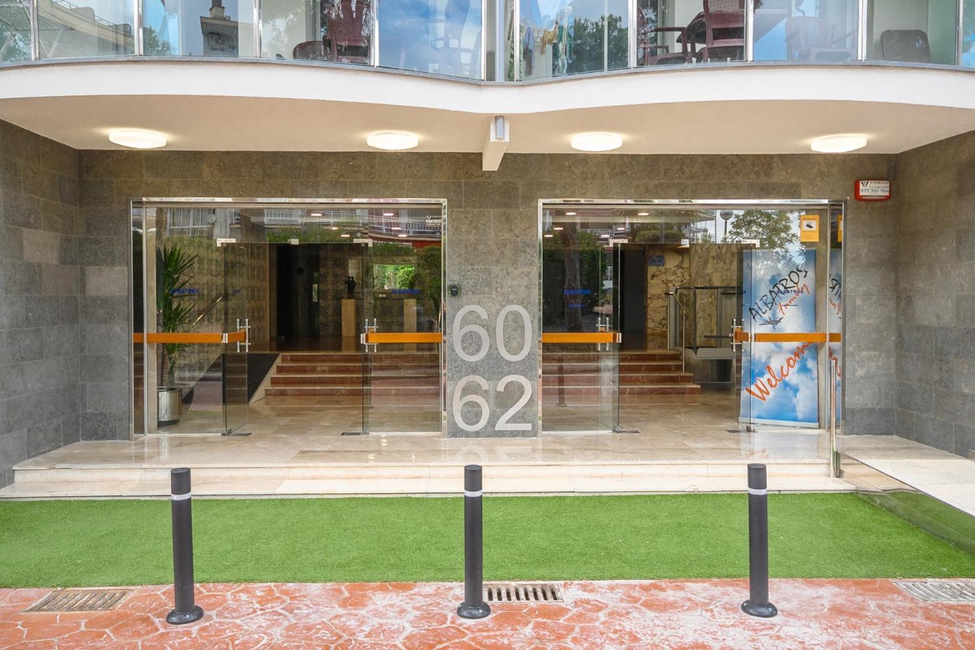 Apartamento MedPlaya Albatros Family Salou Exterior foto